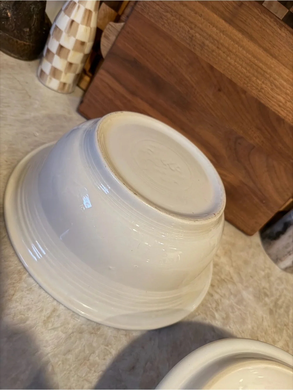Vintage Fiesta white 2 qt round covered casserole dish